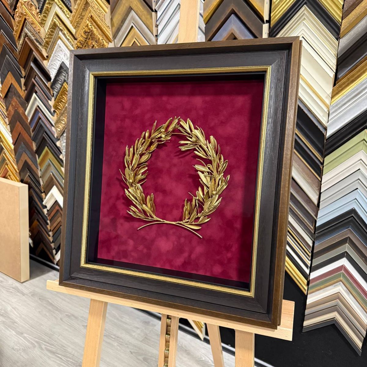 Оформление лаврового венка в багет