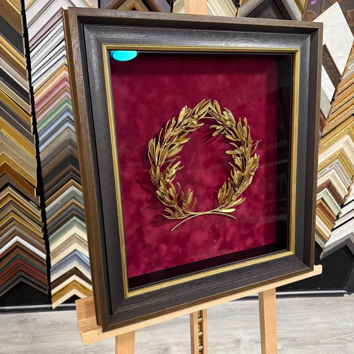 Оформление лаврового венка в багет