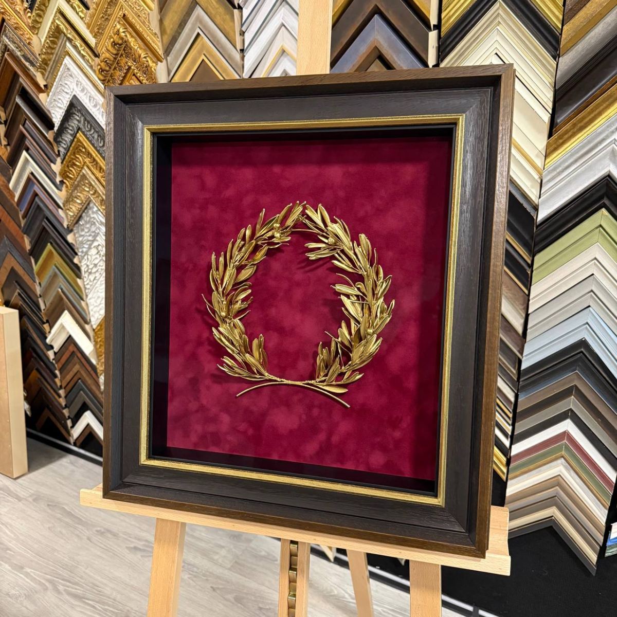 Оформление лаврового венка в багет