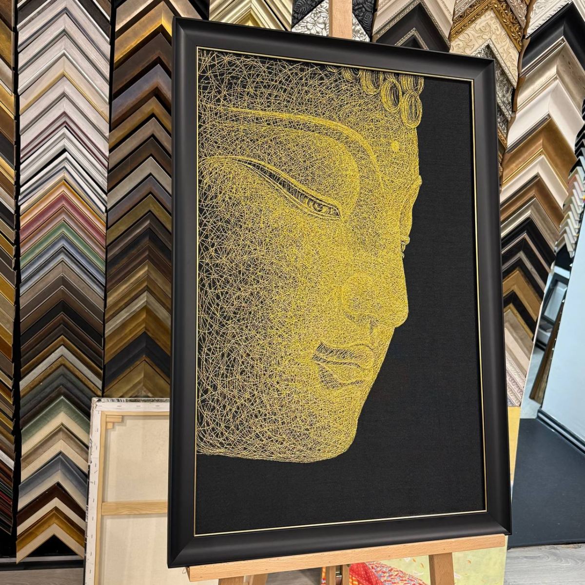 Оформление гобеленов в багет: простота и гармония