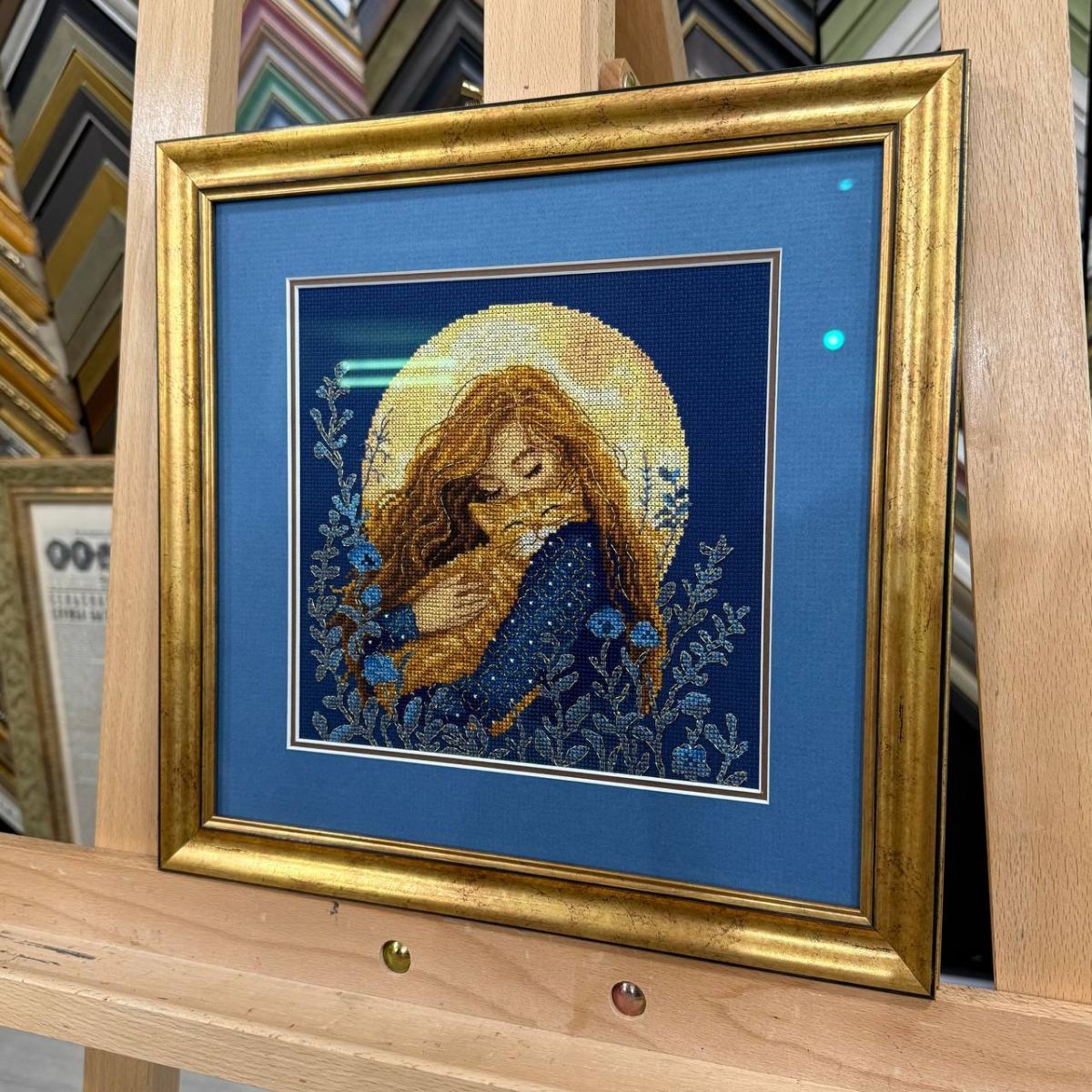 Оформление вышивок в багет: как сохранить каждую деталь