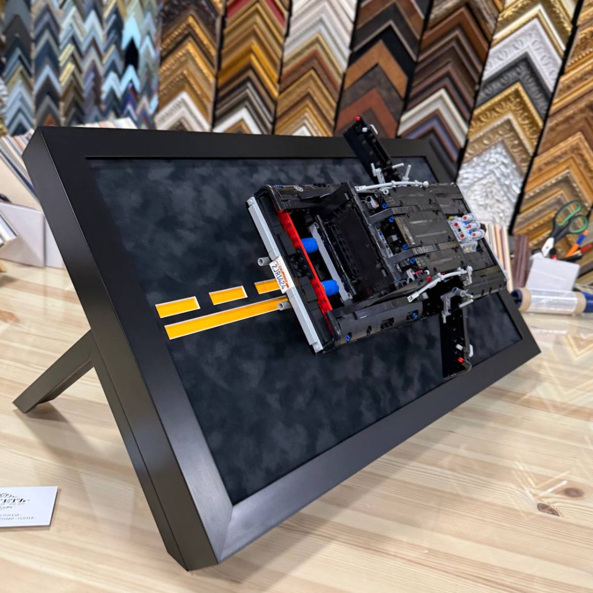 Авторское оформление LEGO в багет для вашего интерьера