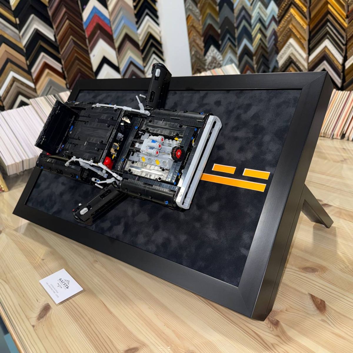 Авторское оформление LEGO в багет для вашего интерьера